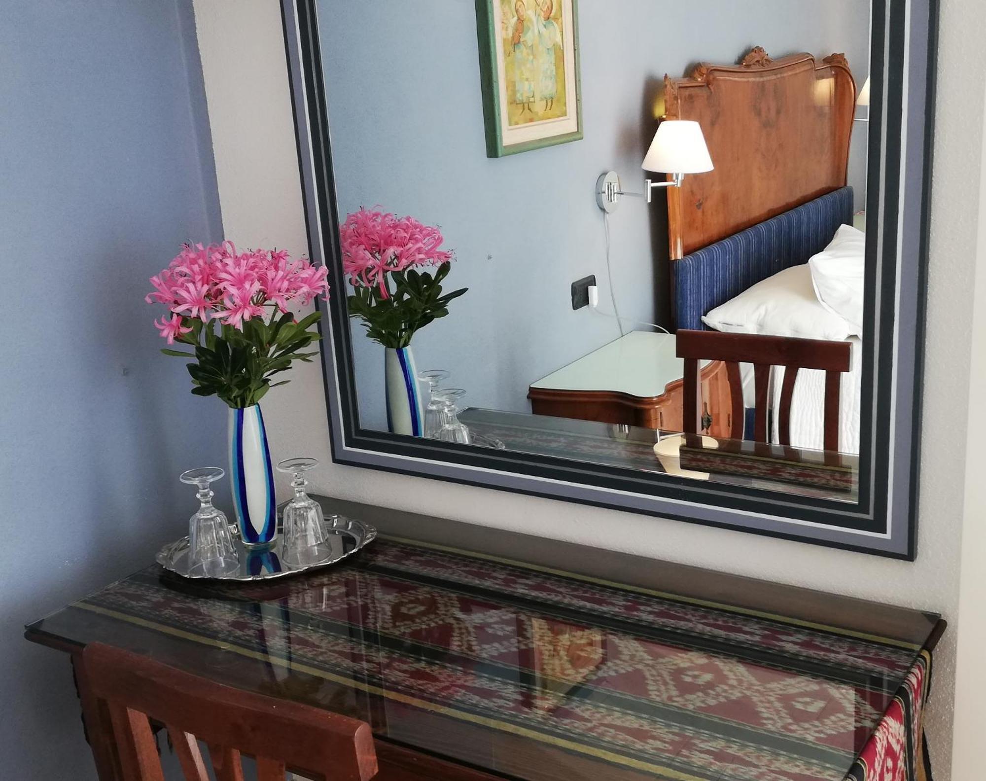 La Collina Since 2008 No Smoking B&B Varese Dış mekan fotoğraf