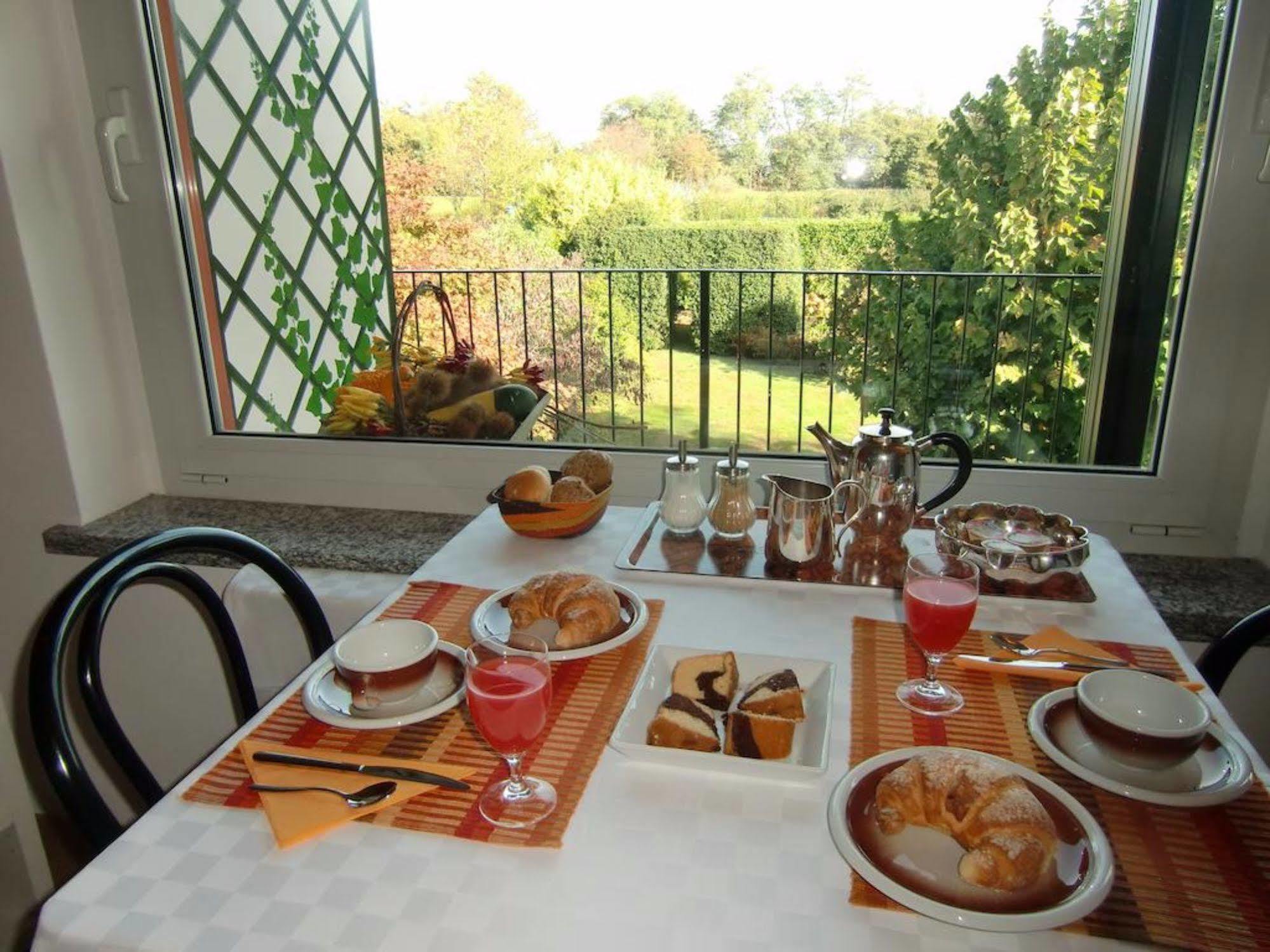 La Collina Since 2008 No Smoking B&B Varese Dış mekan fotoğraf